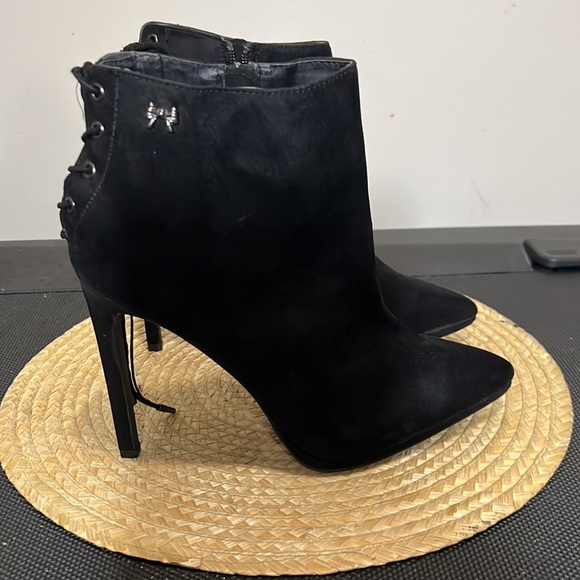 Betseyville Textured Faux Suede Ankle Booties Size 9.5 - Picture 9 of 14